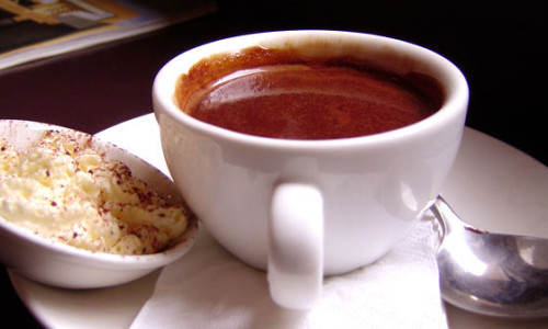 CHOCOLATE QUENTE CREMOSO