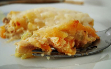 LASANHA AO CREME DE ATUM, LEGUMES E PARMESO