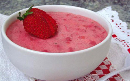 MUSSE DE LIQUIDIFICADOR DE MORANGO