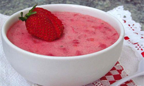 MUSSE DE LIQUIDIFICADOR DE MORANGO