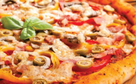 PIZZA COM MASSA DE PO DE QUEIJO
